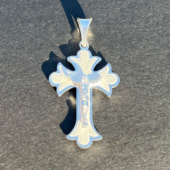 20” Sterling Silver Rope Chain With Cross Pendant - Picture 7 of 8